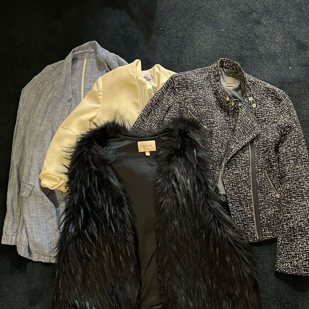 BUNDLE (4 Pieces) SIZE SMALL BLAZERS AND VEST